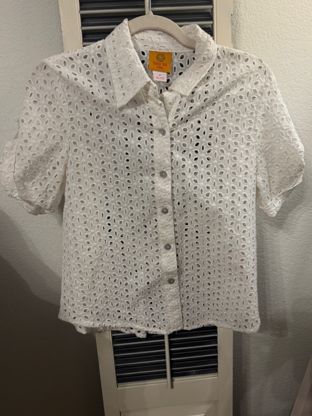 Ruby Rd 8 Petite White Eyelet Button Front Blouse Shirt Top Size 8P Cotton